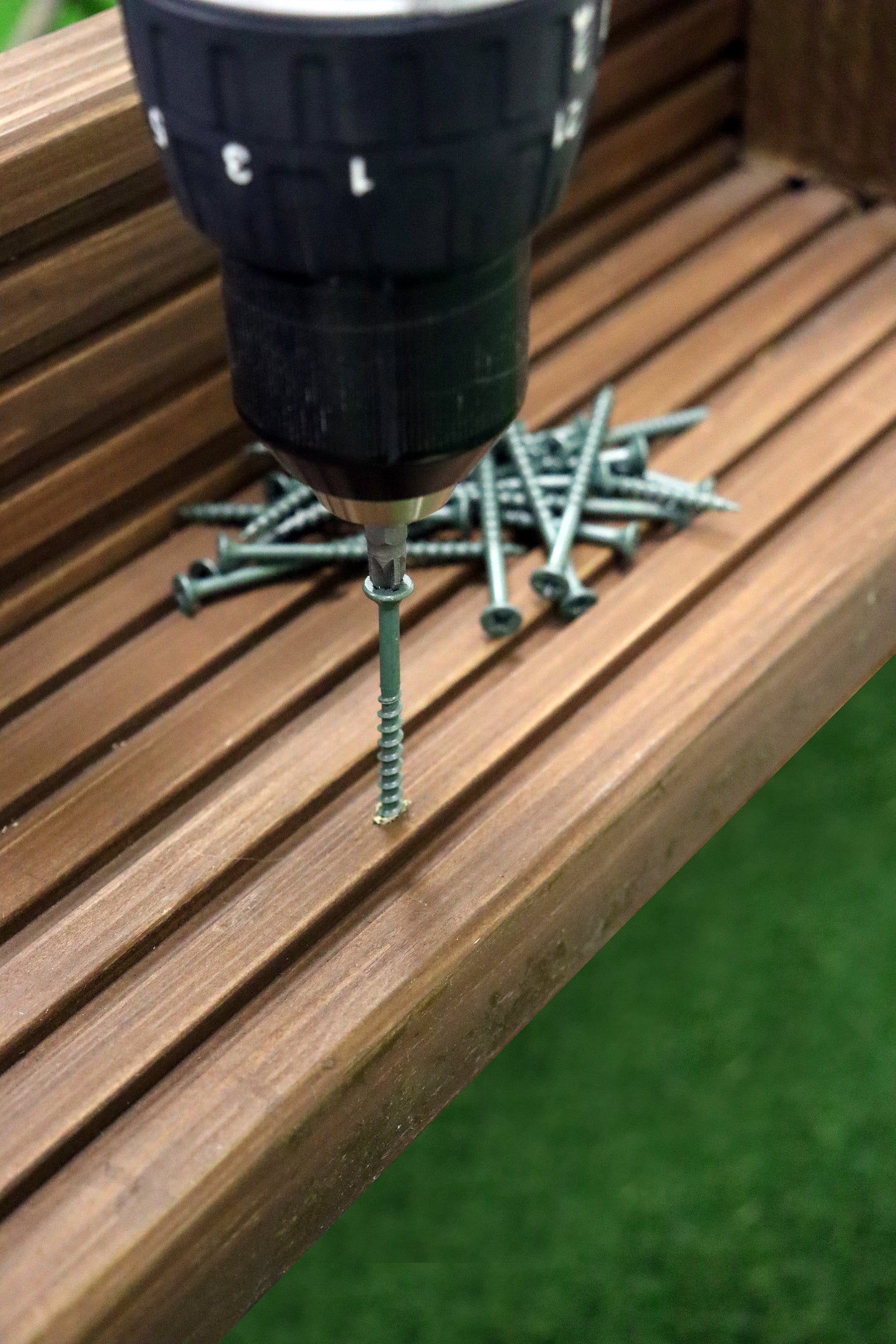 No.6012/T Decking Screw 17 - Retail Tubs