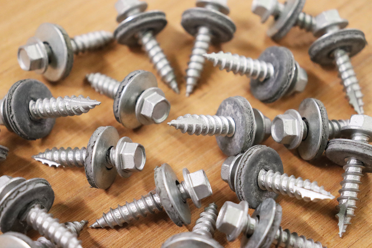 No.6071/PP Self Drilling Screws for Timber Roofing - Hex Head with Integrated Washer